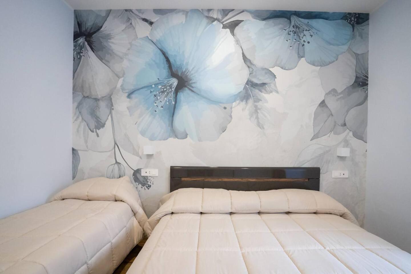 Blue Dream Suites Салерно Экстерьер фото