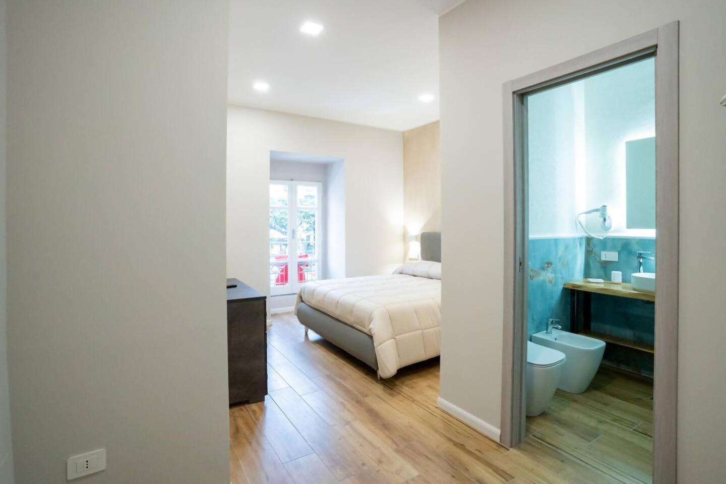 Blue Dream Suites Салерно Экстерьер фото