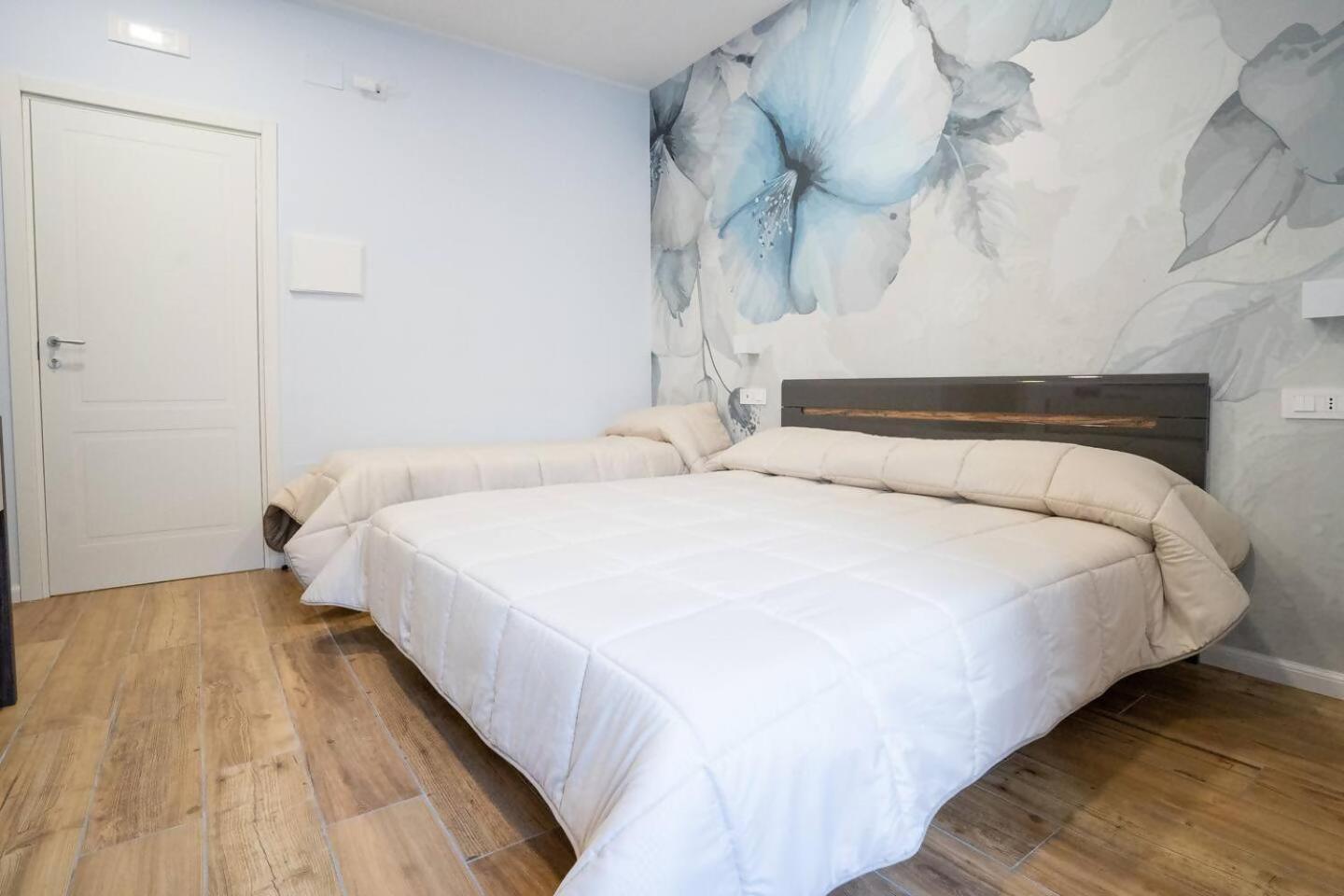 Blue Dream Suites Салерно Экстерьер фото